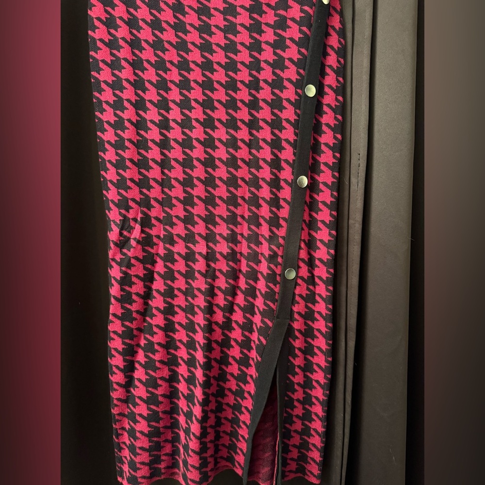 Houndstooth Pencil Skirt